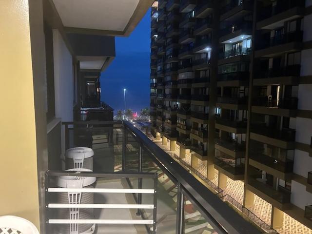 ريو دي جانيرو Lindo Apto No Barrabela, Todo Equipado, Com Arcondicionados Split Novos No Quarto E Na Sala, Limpissimo, Cheiroso, Novinho, Condominio Em Frente A Praia, Com Piscina Aquecida, Sauna, Quadra, Academia, Lavanderia, Salao De Beleza, Restaurantes, Mercad المظهر الخارجي الصورة